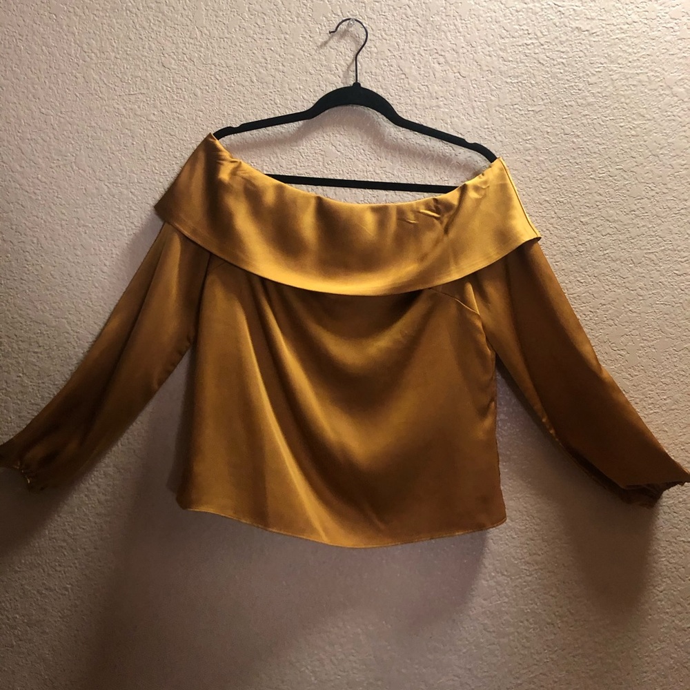 Off the shoulder long sleeve